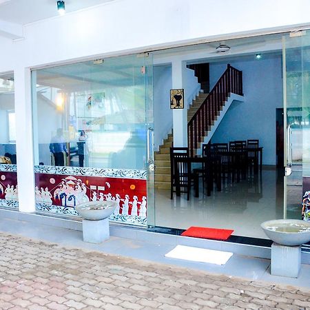 Yoho Beach Glory Hotel 니곰보 외부 사진